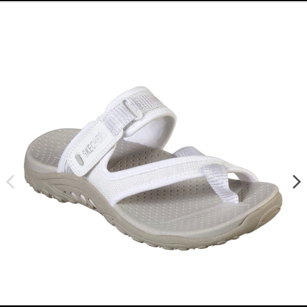 Women Skechers Reggae - Seize The Day- size 5 NWT